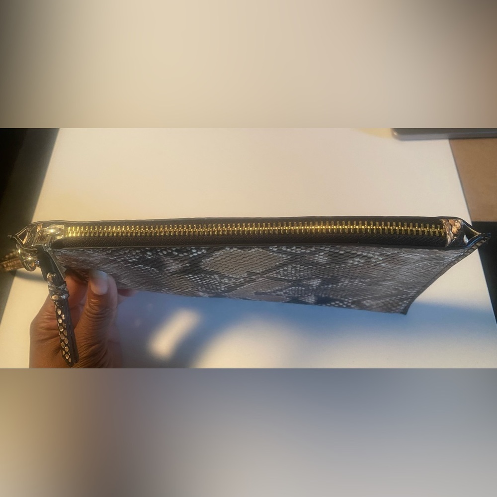 Reptile Print Wristlet. INC International Concepts. Like New Condition. - Picture 2 of 6